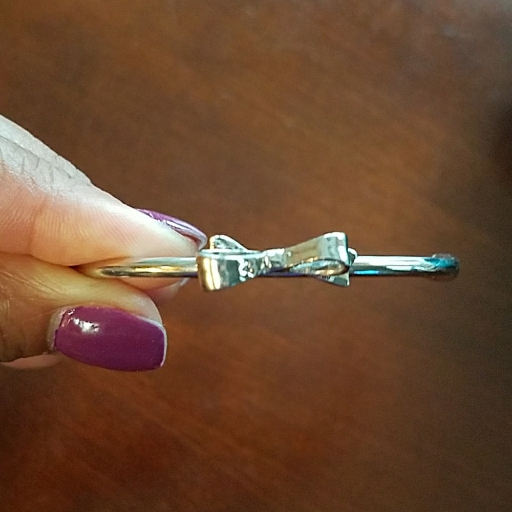 Bracelet and earrings